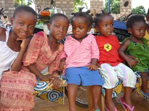 Togo brothers and sisters in a support group